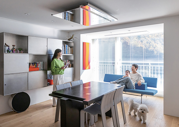 낯선 소재, 맞춤 디테일로 뻔하지 않게